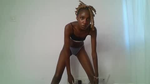 sexy_ebony_nica online show from February 2, 2:34 pm