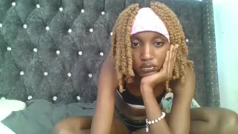 sexy_ebony_nica online show from February 5, 7:07 am