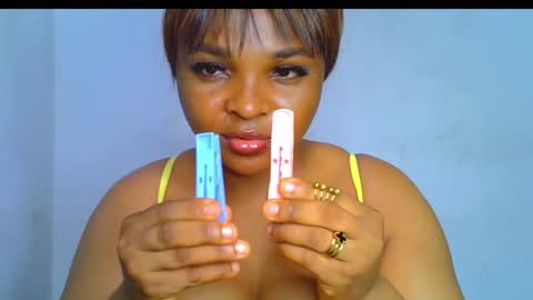 Clara online show from October 6, 9:10 pm