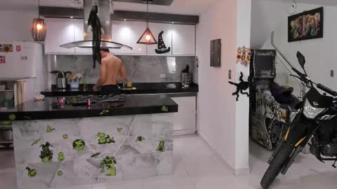 WENDY  MAX  AND VICKY online show from October 26, 6:36 am