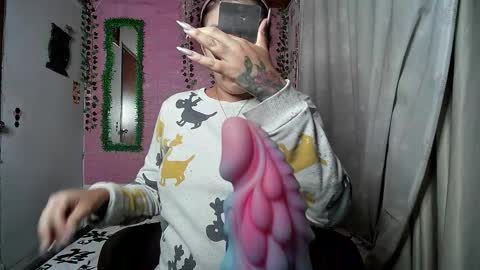 sexy lolas online show from February 5, 5:11 am