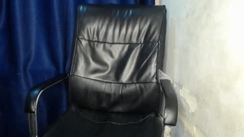 Snapshot of sexy_musclegirl chatting on October 20, 3:39 pm ALINA online show from October 20, 3:39 pm