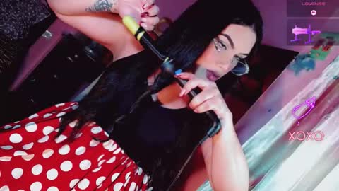 queen online show from November 18, 8:06 am