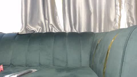 sexy_serena_ online show from December 18, 11:24 am