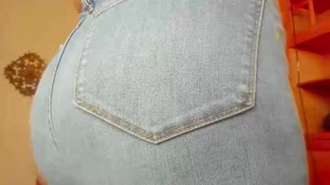 sexy_valeshca online show from January 6, 5:28 pm