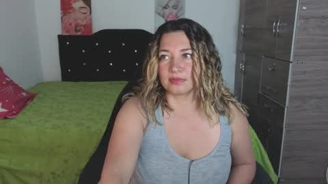 sexy_valeshca online show from May 30, 9:35 pm