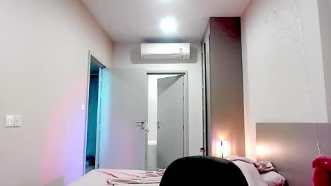 Mandy Green online show from February 25, 11:59 pm