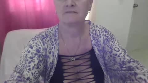 Sexy GILF Allie Kay online show from January 4, 5:26 pm