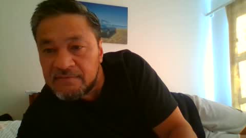 Dee online show from December 4, 7:46 pm