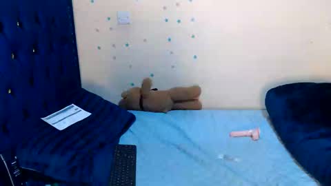 Sexybilha483 online show from June 3, 6:05 am