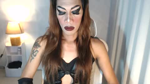 Devine online show from December 1, 4:49 pm