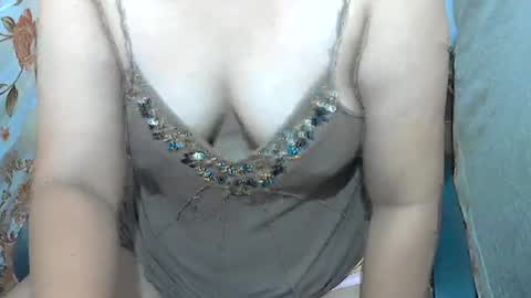 sexyhotmiya online show from July 12, 3:10 am