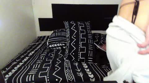 Lily online show from April 18, 4:58 am