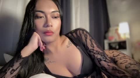 maxine online show from March 15, 6:33 pm