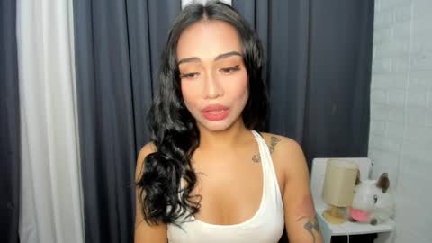 maxine online show from January 17, 8:02 am