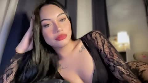 maxine online show from April 17, 7:05 pm