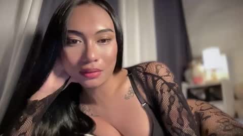 maxine online show from March 18, 6:30 am