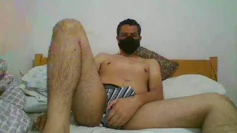 Snapshot of sexymachine069 chatting on October 18, 9:24 am Homer009 online show from October 18, 9:24 am