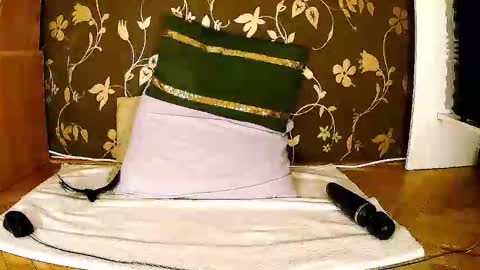 Snapshot of sexymayagold chatting on September 22, 7:07 pm Squirty Maya Gold online show from September 22, 7:07 pm