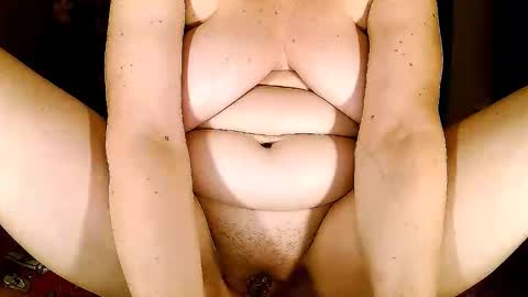 Snapshot of sexymayagold chatting on September 29, 6:07 pm Squirty Maya Gold online show from September 29, 6:07 pm