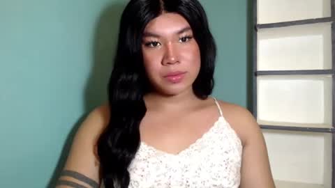 Snapshot of sexymika_xoxo chatting on October 28, 4:41 pm Mika online show from October 28, 4:41 pm