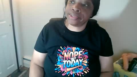 SexyMona online show from April 5, 3:31 pm