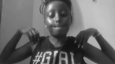 sexynora860482 online show from April 15, 12:41 pm