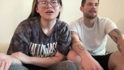 sexypanda3011 online show from March 4, 8:50 pm