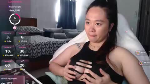 sexypenguin13 online show from February 19, 6:34 am