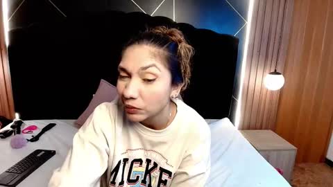 R A C H E L online show from February 20, 12:18 pm