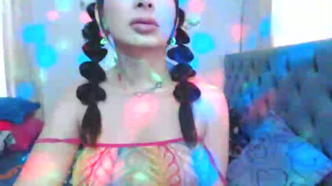 Venus Independent Model online show from September 18, 6:23 pm