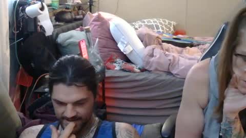 sexytillygurl online show from June 15, 8:39 am