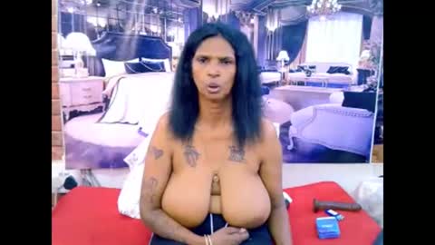 sexyva4u2luv online show from April 11, 7:45 am