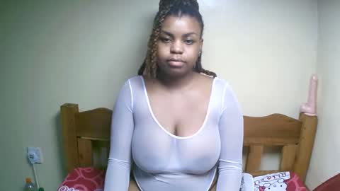 sexyyred_ online show from April 19, 2:40 pm