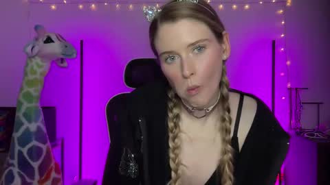 shadebabe online show from December 14, 8:23 am