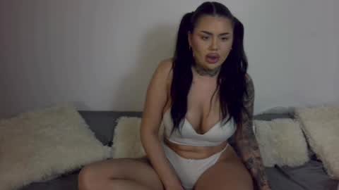 Shadow online show from April 6, 7:15 pm