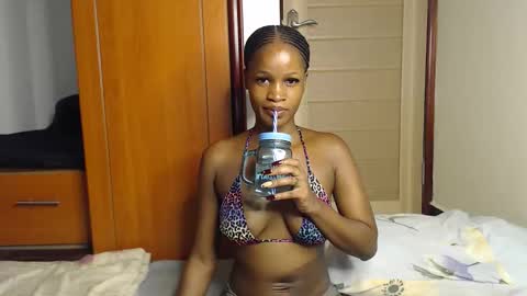 Shaky online show from November 10, 3:37 pm