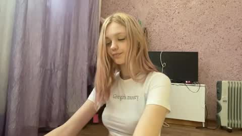 Emily online show from April 5, 11:18 am