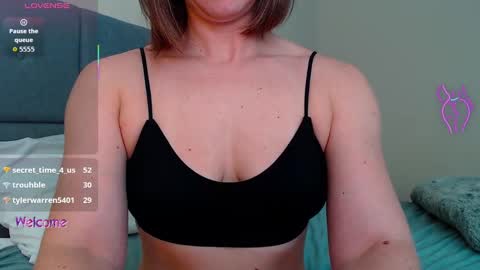 Shalynn online show from September 8, 3:22 pm