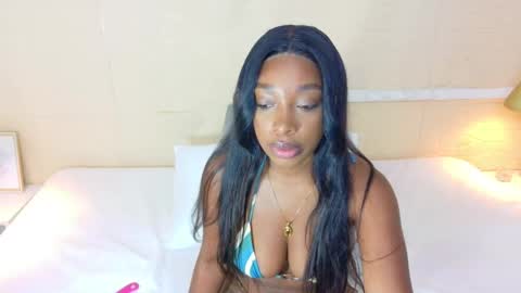 Catalina online show from October 20, 8:25 pm