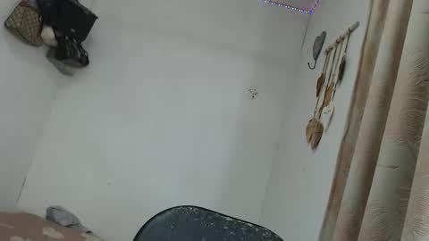 bini aiah online show from April 11, 2:05 am