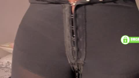 Snapshot of shannick03 chatting on January 17, 6:54 pm shack03 online show from January 17, 6:54 pm