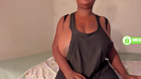 Snapshot of shannick03 chatting on September 22, 11:42 pm shack03 online show from September 22, 11:42 pm