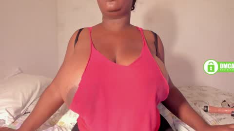 Snapshot of shannick03 chatting on January 23, 2:33 am shack03 online show from January 23, 2:33 am