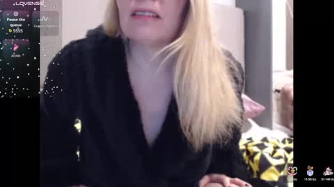 Shannon07 online show from November 30, 9:00 pm