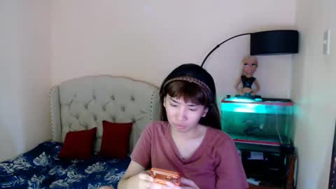 SHANTA FOX  s online show from April 8, 7:22 am