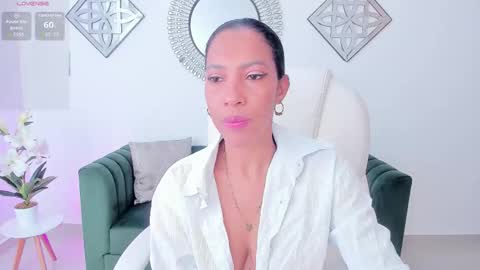 Snapshot of shantall_wills chatting on September 19, 8:45 pm Shantall wills online show from September 19, 8:45 pm
