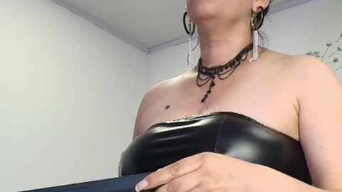 shantey online show from April 8, 3:59 pm