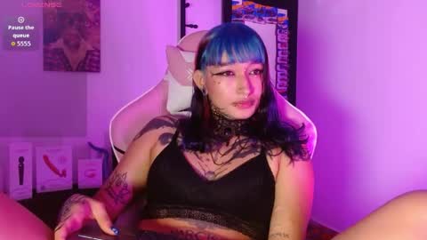 sharaross1 online show from June 5, 8:14 pm