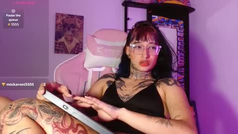 sharaross1 online show from March 3, 4:41 am